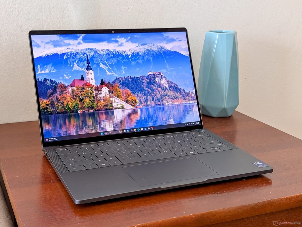 BUNDLE DELL PRO14 NOTEBOOK, 14" FHD+, U5-225U & BONUS KM746 RECHARGEABLE KBM